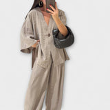 Jacqueline ™ ｜ Avslappnad topp med V-ringning och byxset