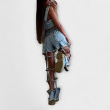 Gaia™ ｜ Stilig ljusblå denim crop top med detaljer på axelbanden och trasiga shorts