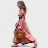 Františka ™ ｜Eleganta Rosa Maxi Klänning med Korta Ärmar