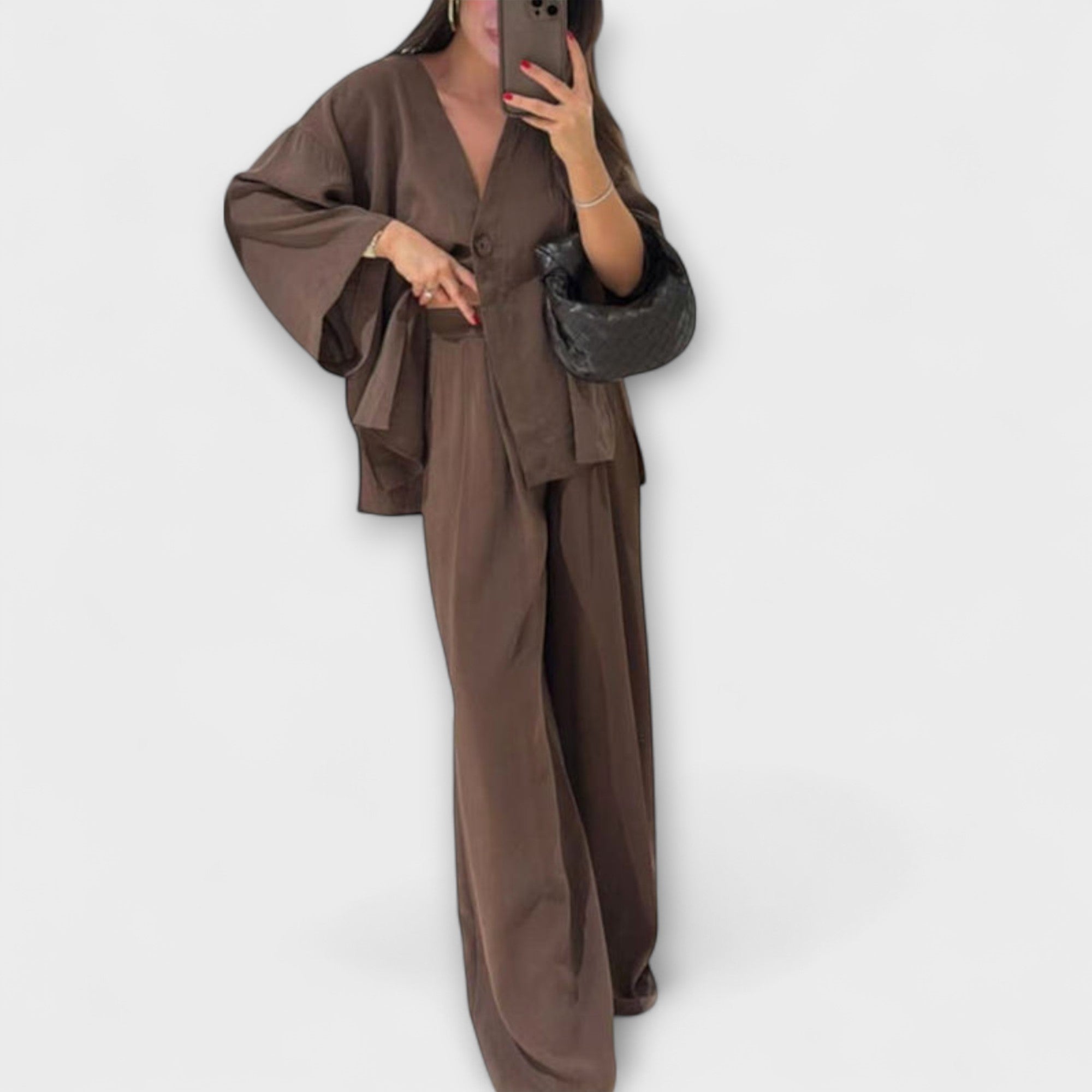 Jacqueline ™ ｜ Avslappnad topp med V-ringning och byxset