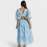 Darja ™ ｜Eleganta klänningar med fina detaljer