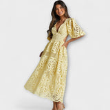 Darja ™ ｜Eleganta klänningar med fina detaljer