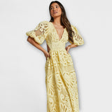 Darja ™ ｜Eleganta klänningar med fina detaljer