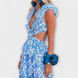 Elin ™ ｜ Maxi klänning med volanger och utskärningsdetaljer