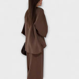 Jacqueline ™ ｜ Avslappnad topp med V-ringning och byxset