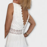 Aurélie ™ ｜Eleganta klänning med V-ringning och spets