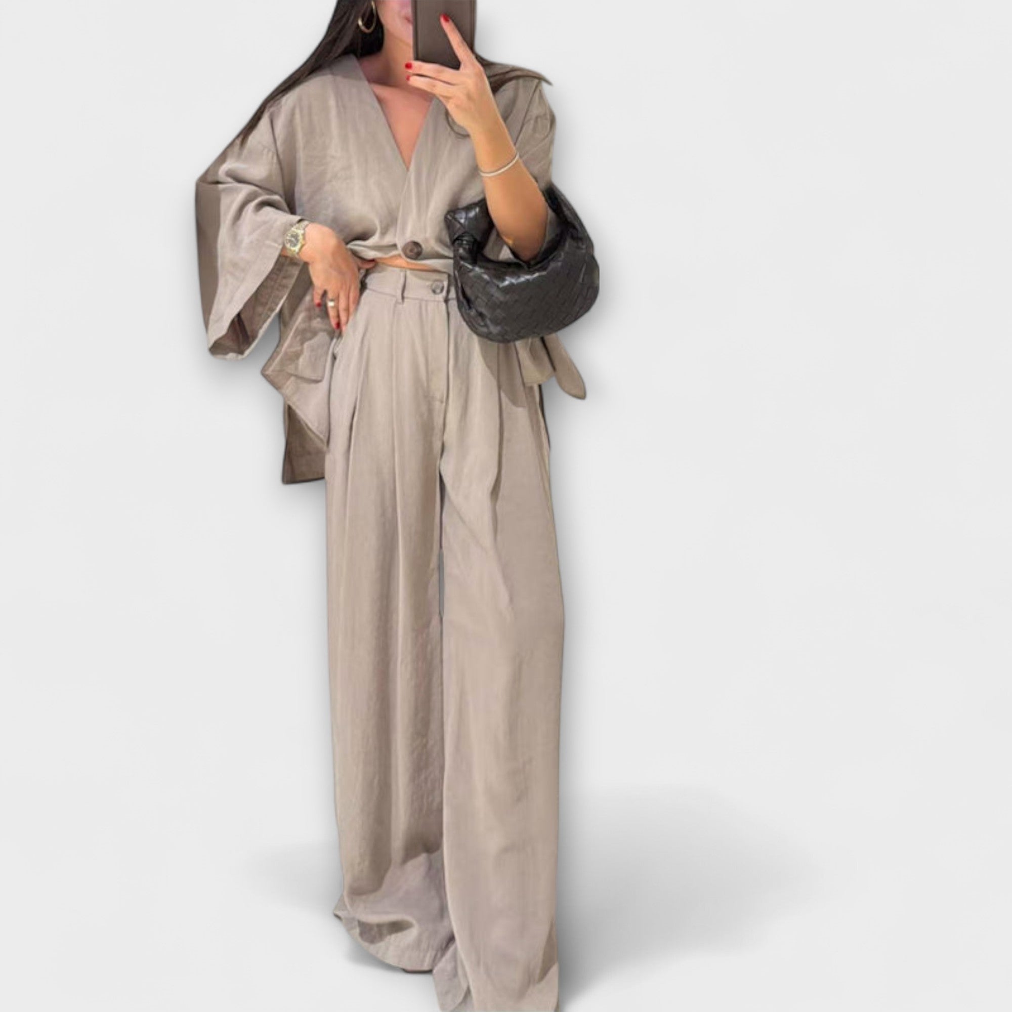 Jacqueline ™ ｜ Avslappnad topp med V-ringning och byxset