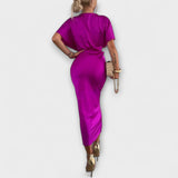 Sable ™ ｜Fast satinmaxiklänning med V-ringning och korsknut